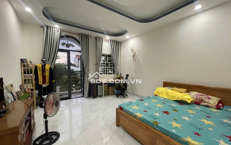 Nhà đẹp lung linh 3 tầng,84.5 m2, nhà mới. Hẻm Xe tải né nhau, thông các đường, gần Bệnh viện, Quốc lộ, Ô tô ngủ sân chỉ có 6,5 tỷ, Quận 12, TTH 21